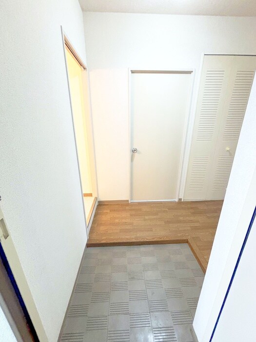物件内観写真19　(玄関)