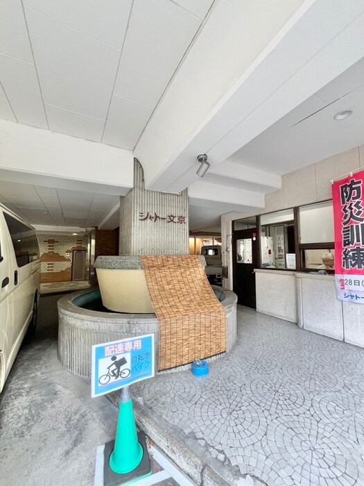 物件外観写真5　(エントランス部分)