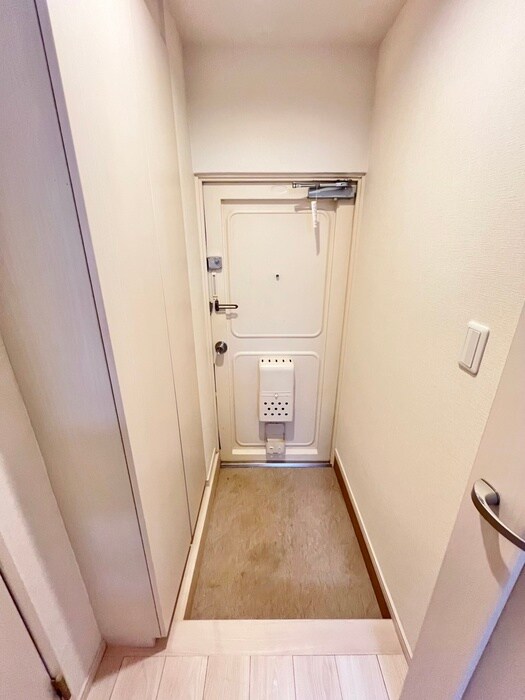 物件内観写真17　(玄関)
