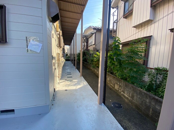 物件外観写真5　(エントランス部分)