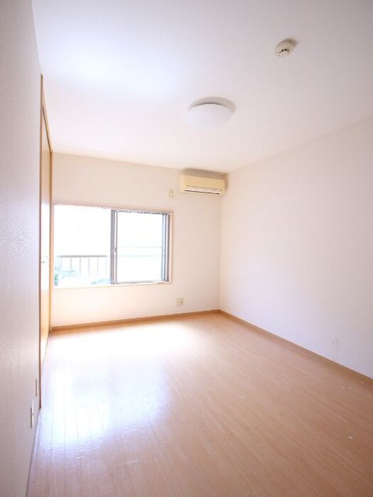 物件内観写真5　(居室)