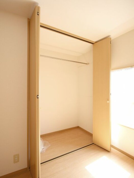 物件内観写真6　(収納)