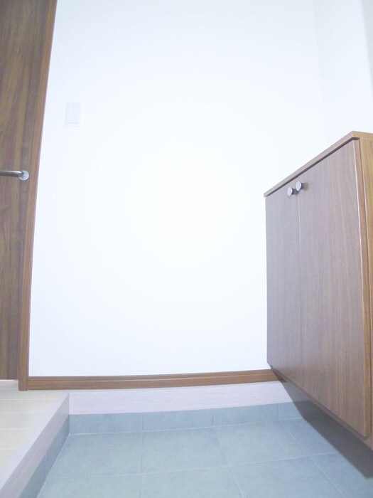 物件内観写真17　(玄関)