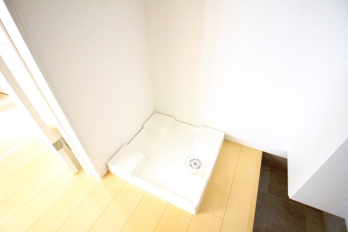 物件内観写真13　(洗濯機置場)