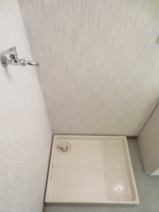 物件内観写真14　(洗濯機置場)