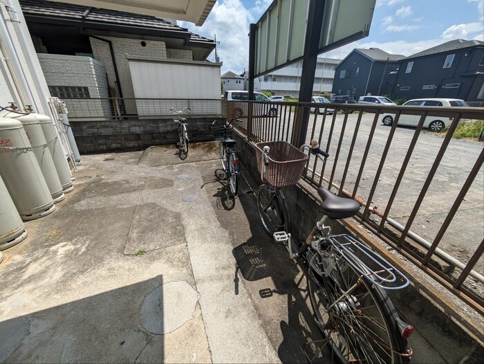 物件外観写真5　(駐輪場)