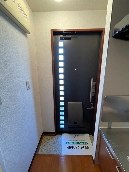 物件内観写真7　(玄関)