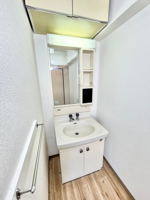 物件内観写真11　(洗面)