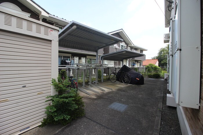 物件外観写真2　(駐輪場)