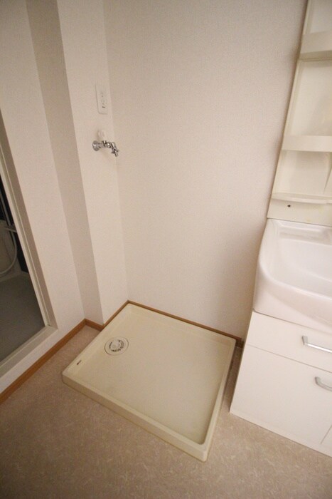 物件内観写真11　(洗濯機置場)