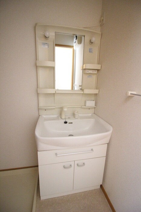 物件内観写真12　(洗面)