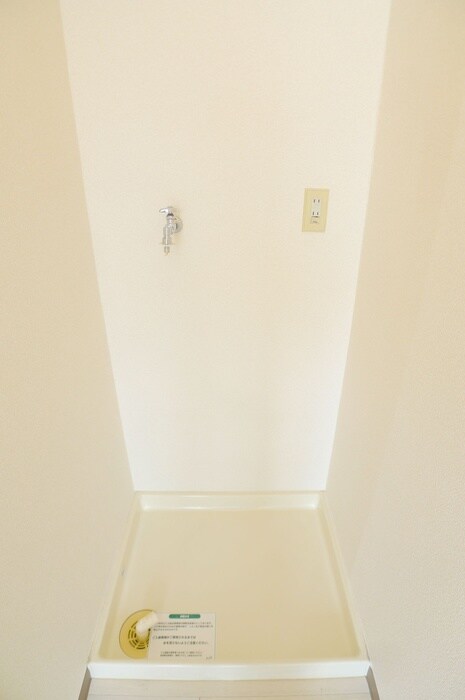 物件内観写真11　(洗濯機置場)