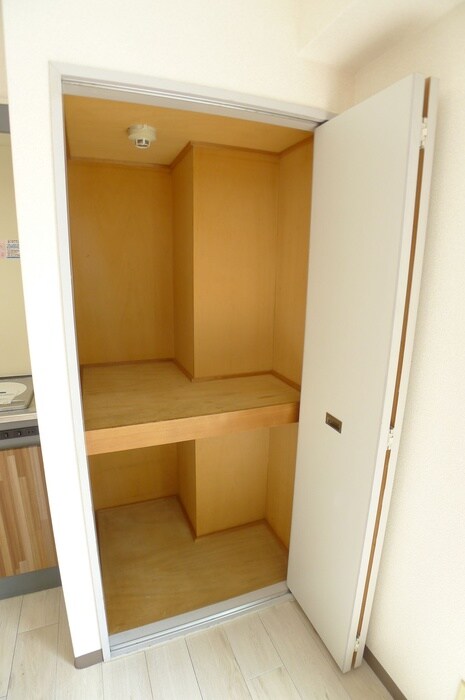 物件内観写真15　(収納)