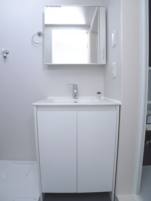 物件内観写真12　(洗面)