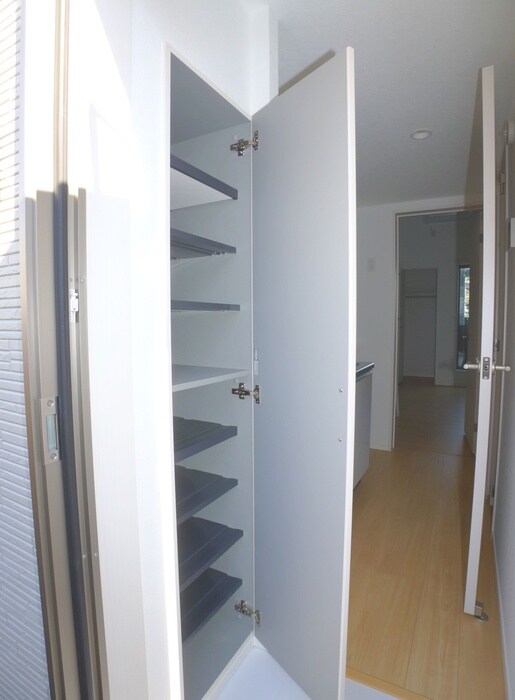 物件内観写真15　(玄関)