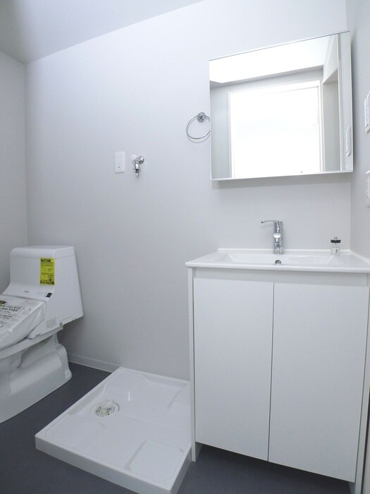 物件内観写真18　(洗濯機置場)