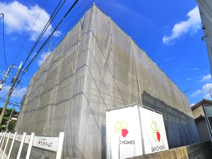 物件外観写真3　(建築中)