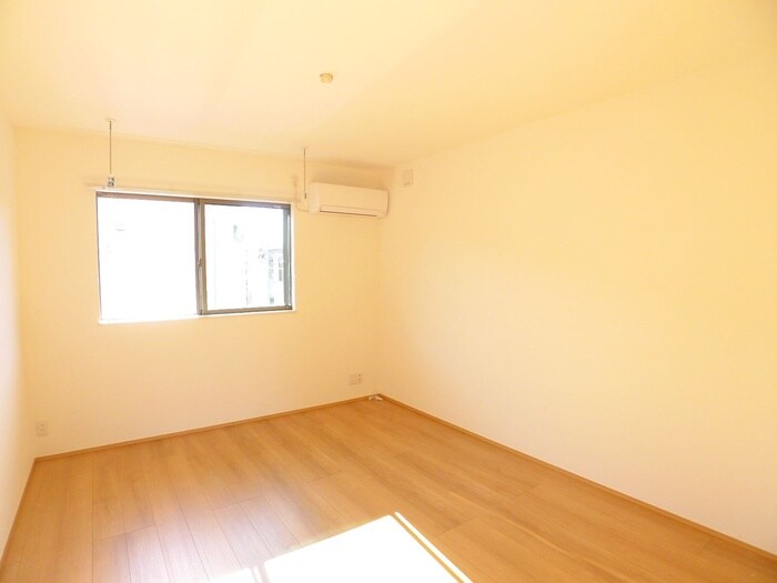 物件内観写真9　(室内からの展望)