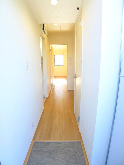 物件内観写真15　(玄関)