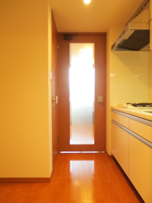 物件内観写真8　(玄関)