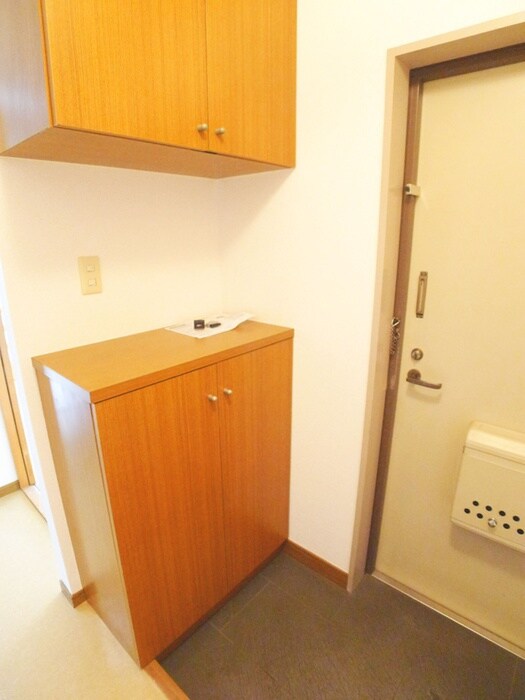 物件内観写真11　(玄関)