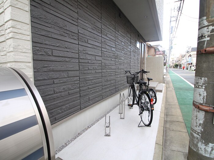 物件外観写真5　(駐輪場)