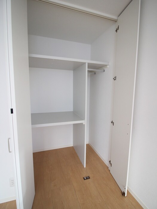 物件内観写真10　(収納)