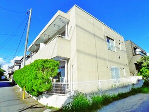 ウィスタリア中山外観写真