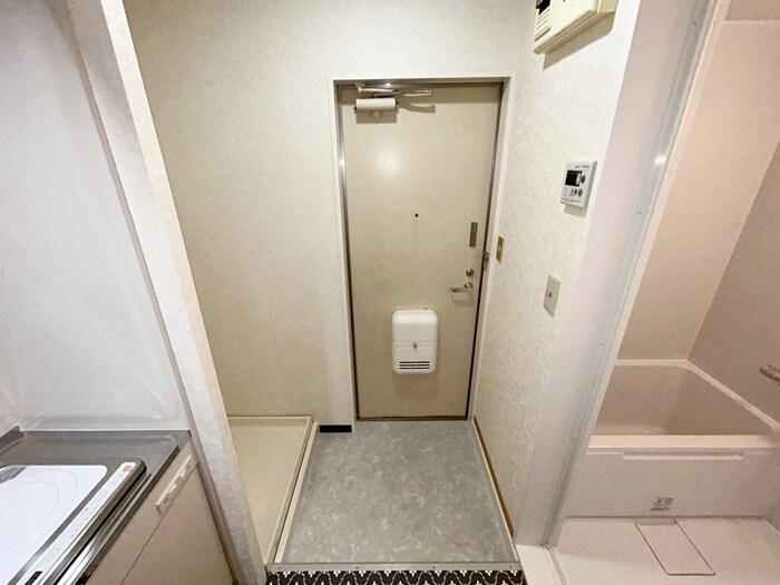 物件内観写真13　(玄関)