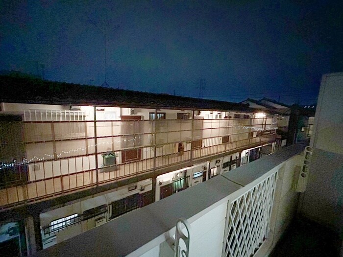 物件内観写真18　(室内からの展望)