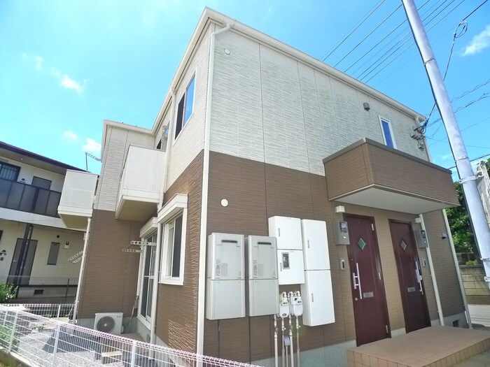 物件外観写真2　(エントランス部分)