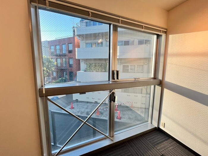 物件内観写真16　(室内からの展望)