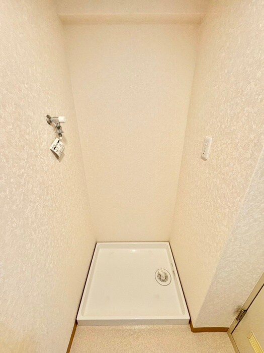 物件内観写真18　(洗濯機置場)