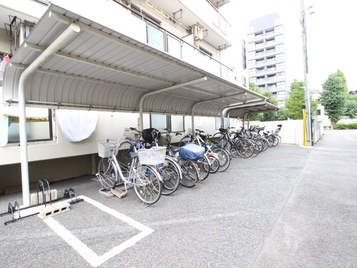 物件外観写真3　(駐輪場)