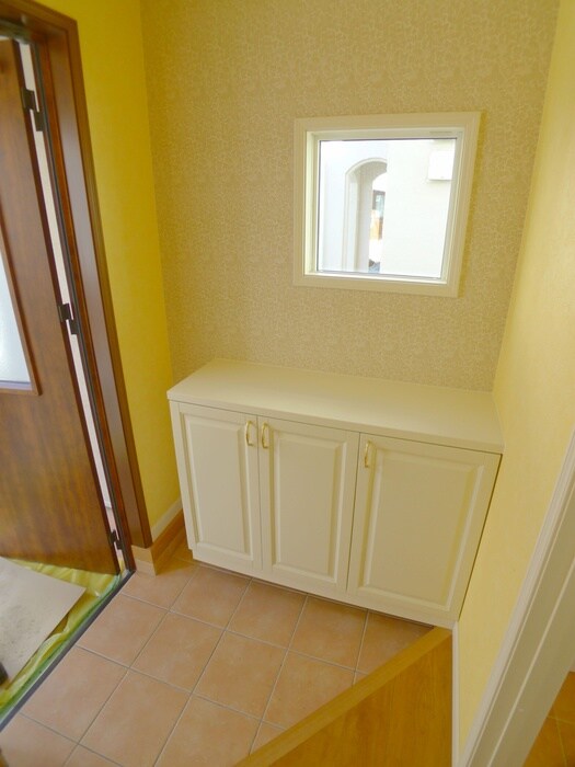 物件内観写真5　(玄関)