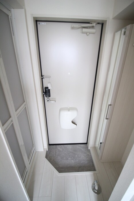 物件内観写真19　(玄関)