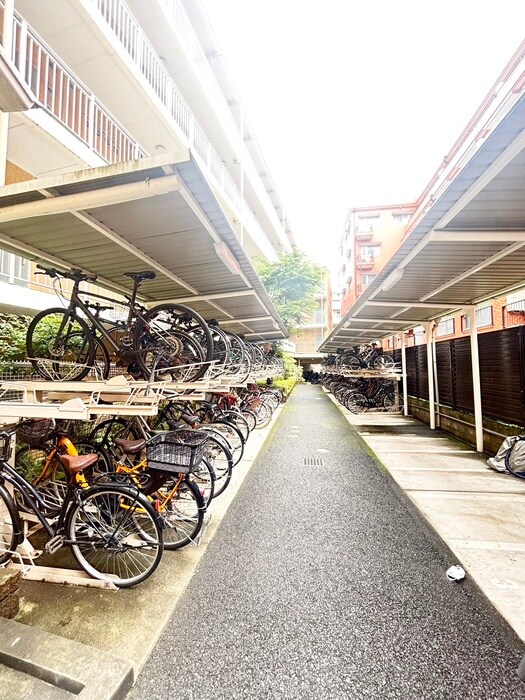 物件外観写真6　(駐輪場)