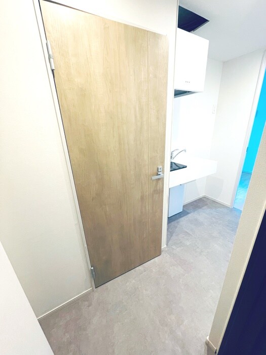 物件内観写真8　(玄関)