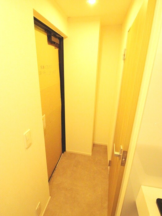 物件内観写真15　(玄関)