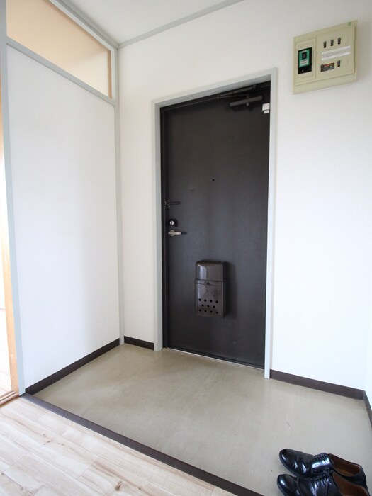 物件内観写真14　(玄関)