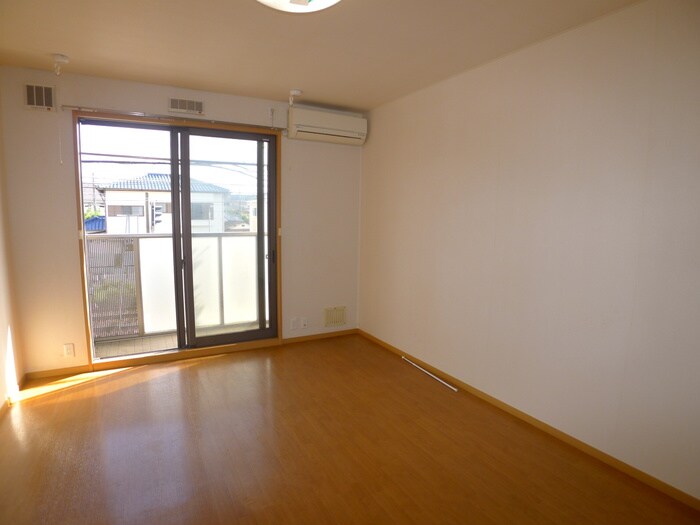 物件内観写真4　(居室)