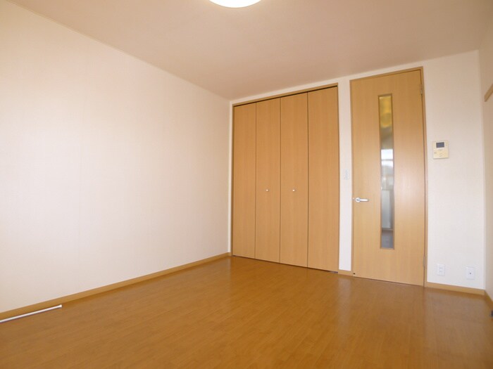 物件内観写真5　(室内からの展望)