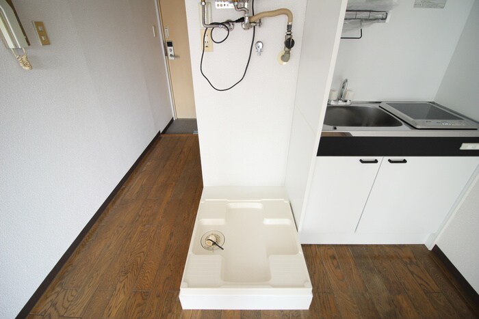 物件内観写真10　(洗濯機置場)