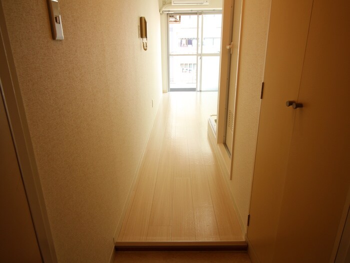物件内観写真11　(廊下)