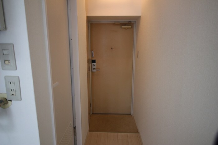 物件内観写真13　(玄関)