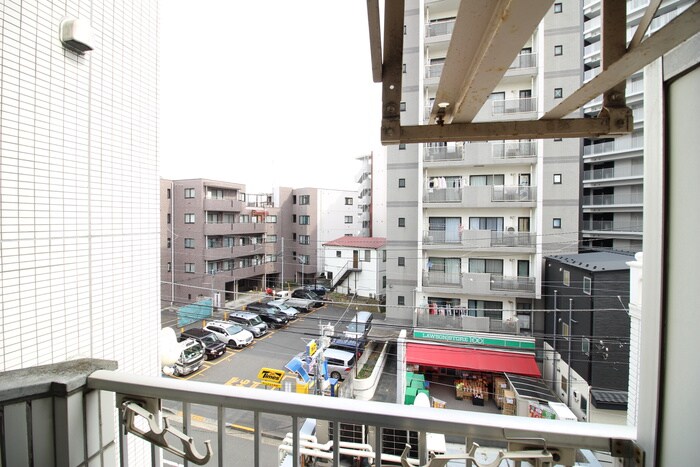 物件内観写真16　(室内からの展望)