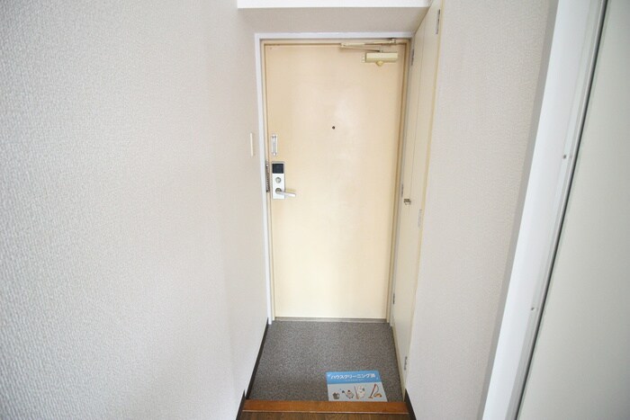 物件内観写真17　(玄関)