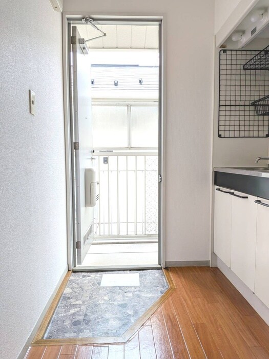 物件内観写真18　(玄関)