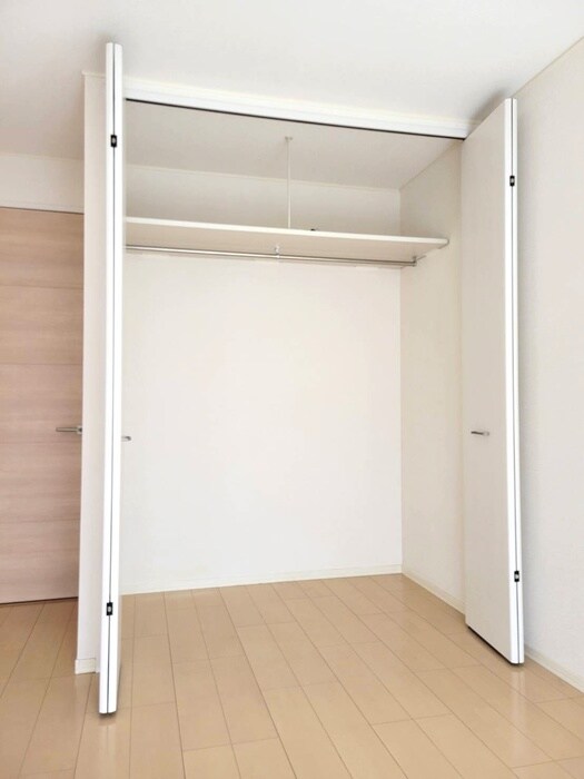 物件内観写真6　(収納)