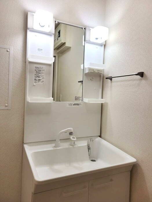 物件内観写真8　(洗面)